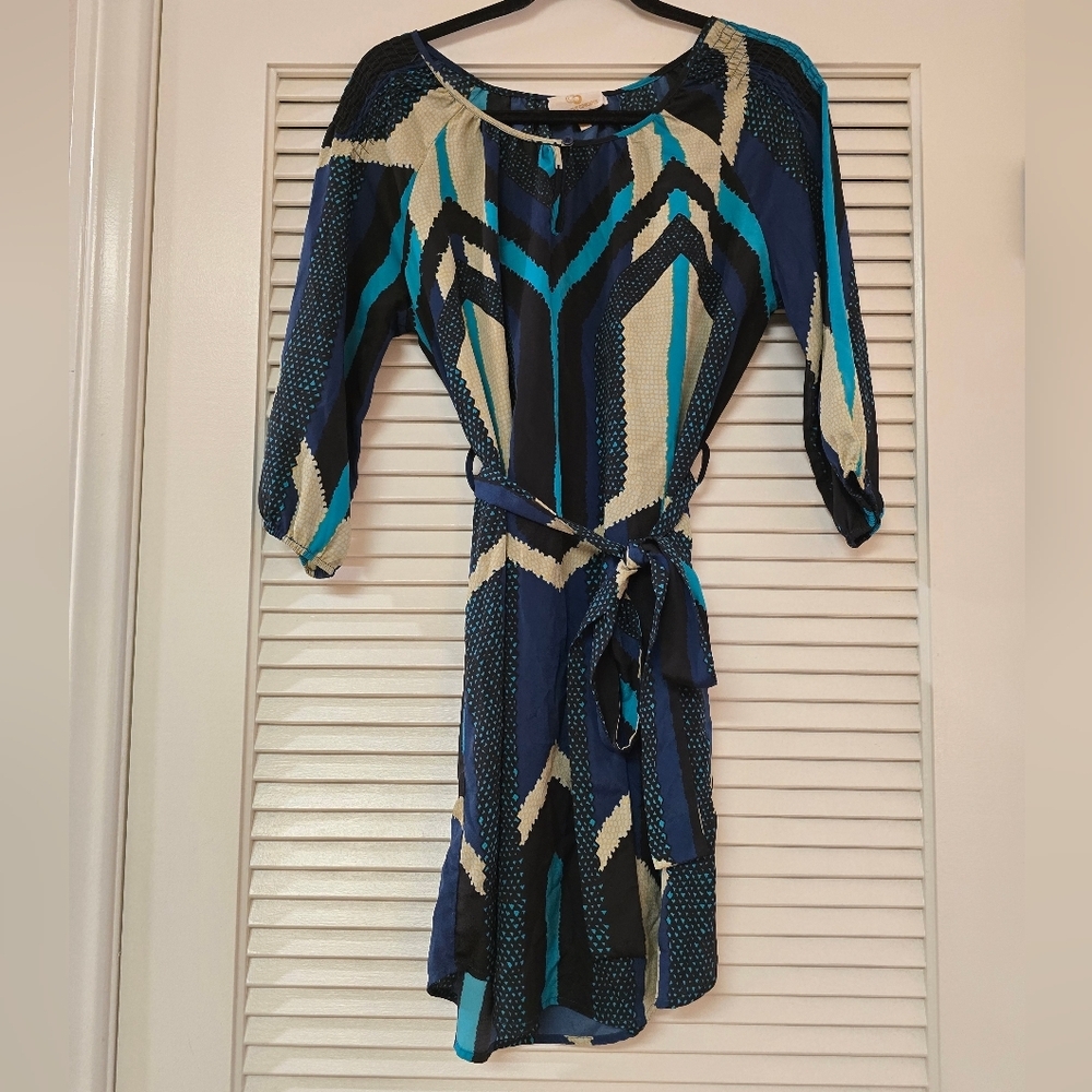 Collective Concepts - Geometric Pattern Lightweight ¾-Sleeve Wrap Dress